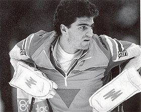 Alberto Tomba bei den Olympischen Spielen von Calgary 1988, wo er Gold im Slalom und Riesenslalom gewann.